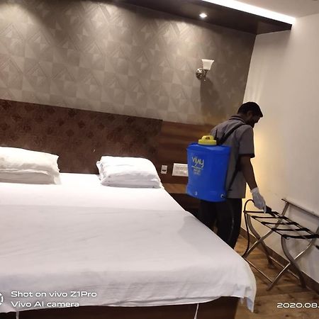 Hotel Regal Palace มุมไบ ภายนอก รูปภาพ