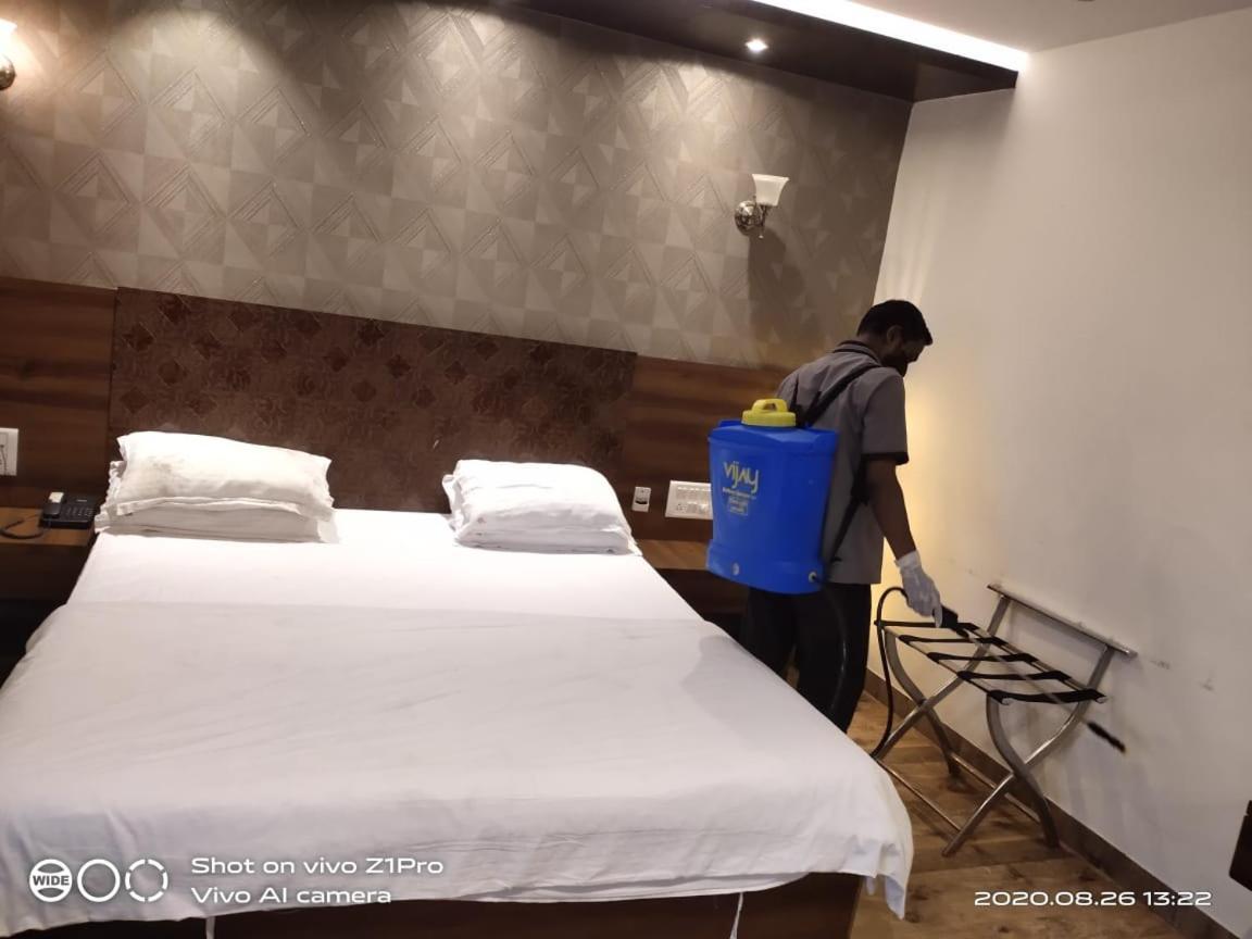 Hotel Regal Palace มุมไบ ภายนอก รูปภาพ