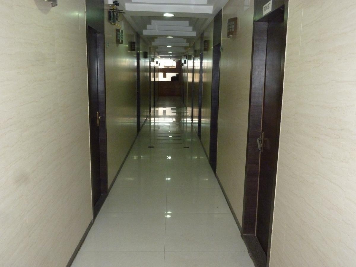 Hotel Regal Palace มุมไบ ภายนอก รูปภาพ