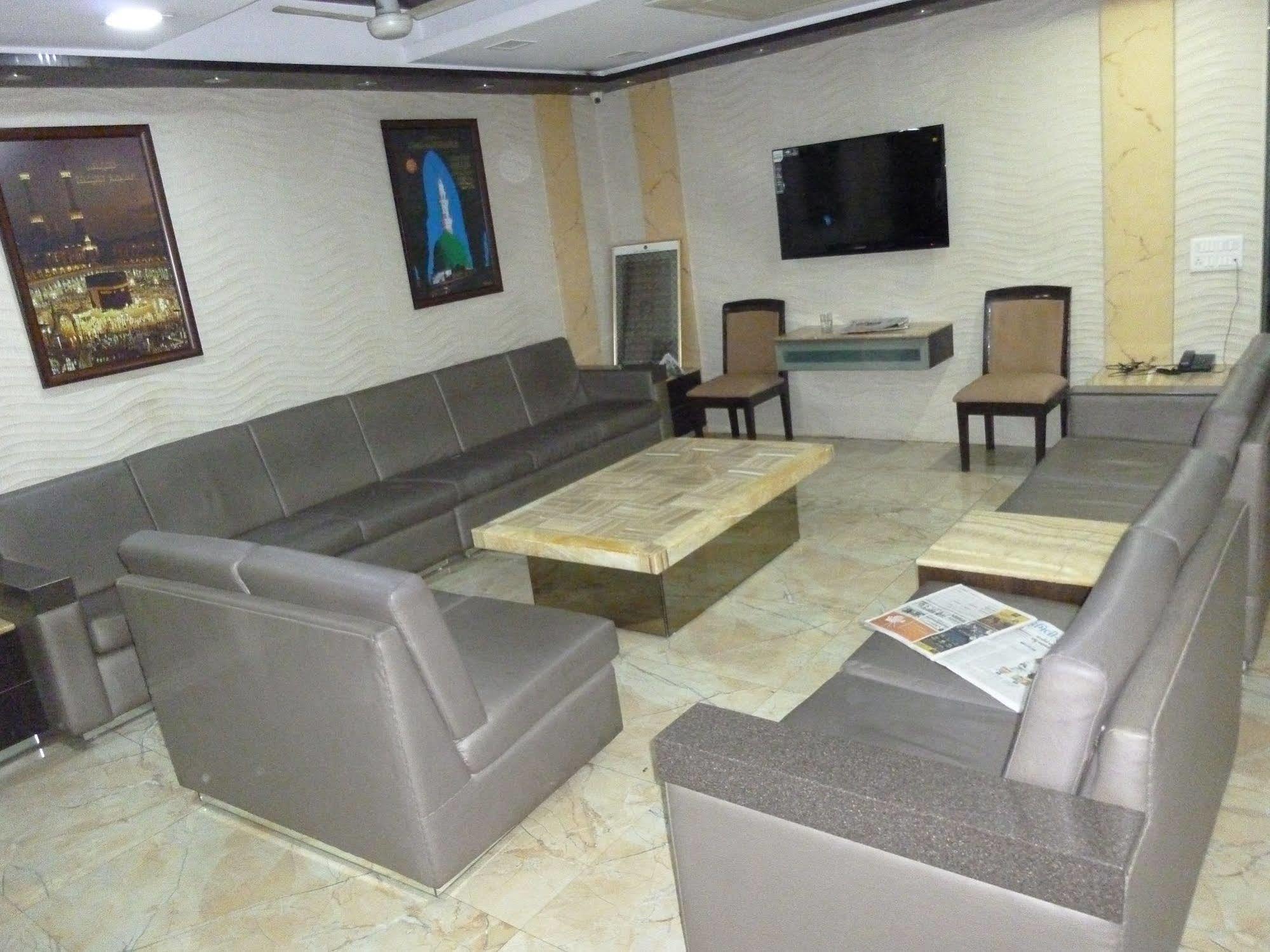 Hotel Regal Palace มุมไบ ภายนอก รูปภาพ