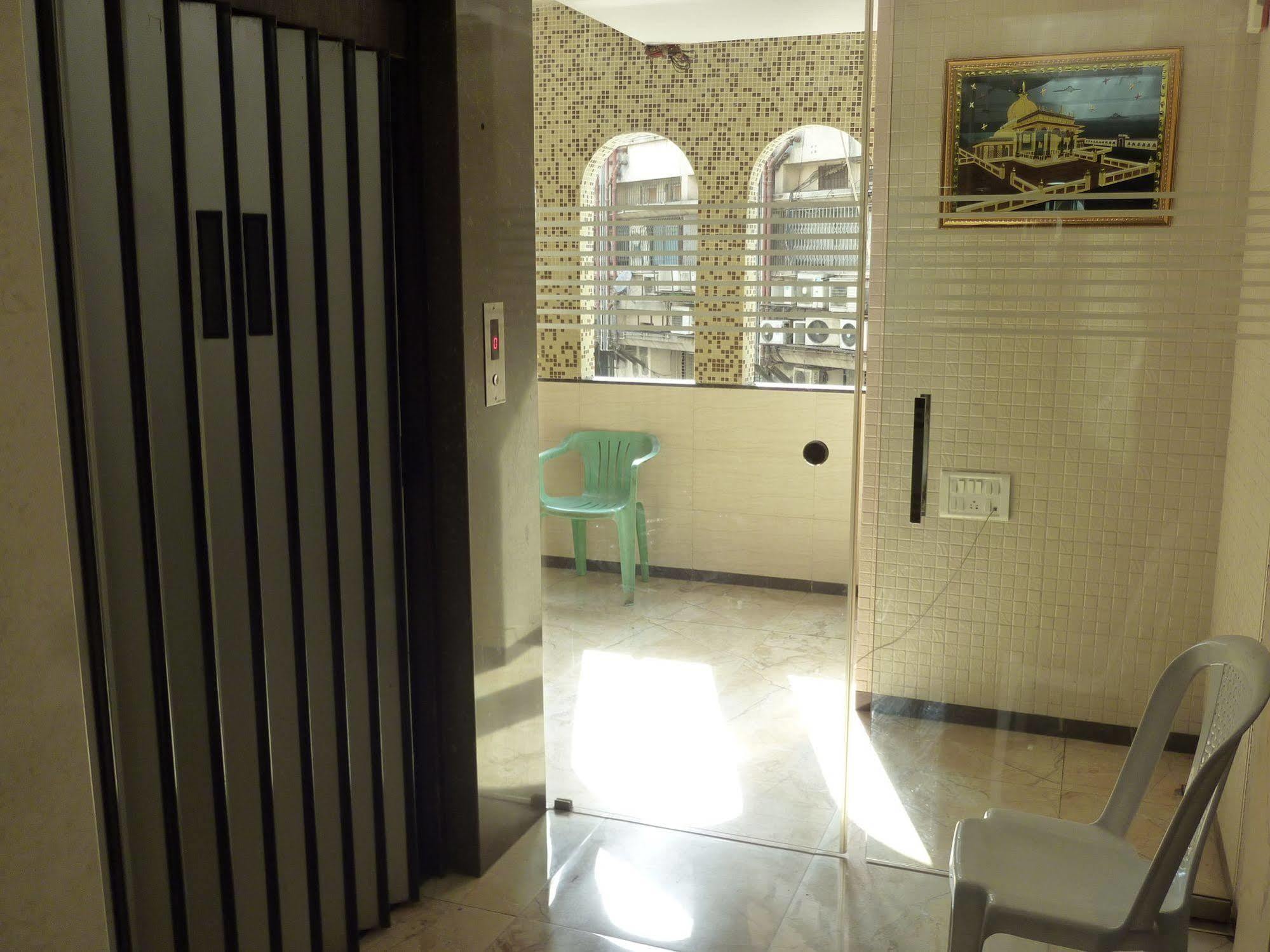 Hotel Regal Palace มุมไบ ภายนอก รูปภาพ