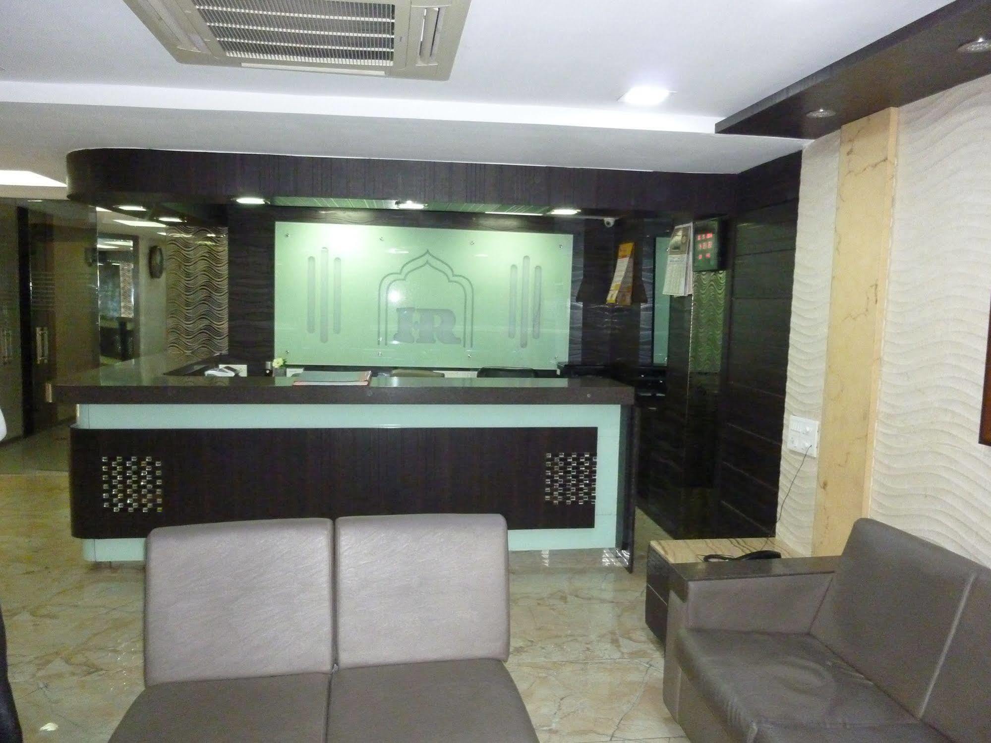 Hotel Regal Palace มุมไบ ภายนอก รูปภาพ